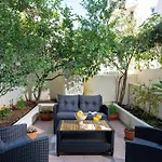 Anastasia Apartment